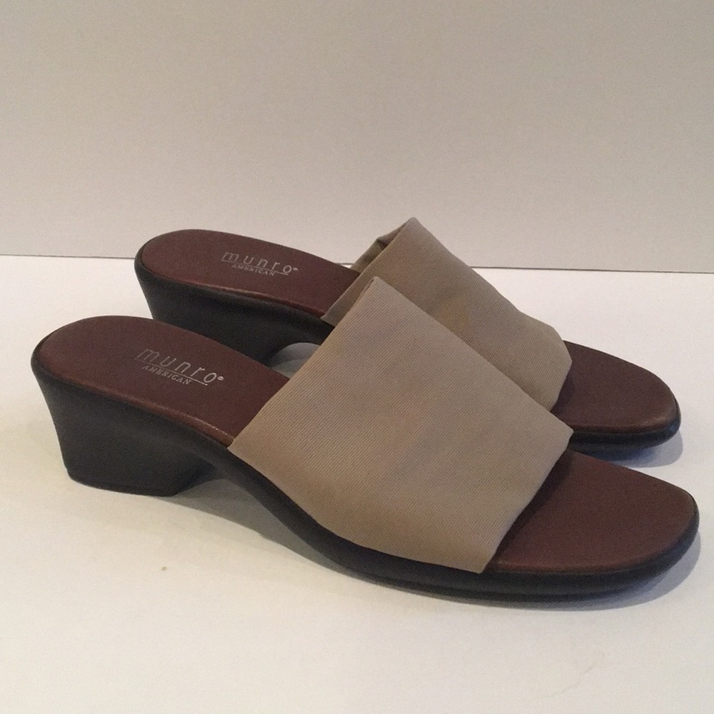 Munro | Low Heel Slip Ons / Taupe